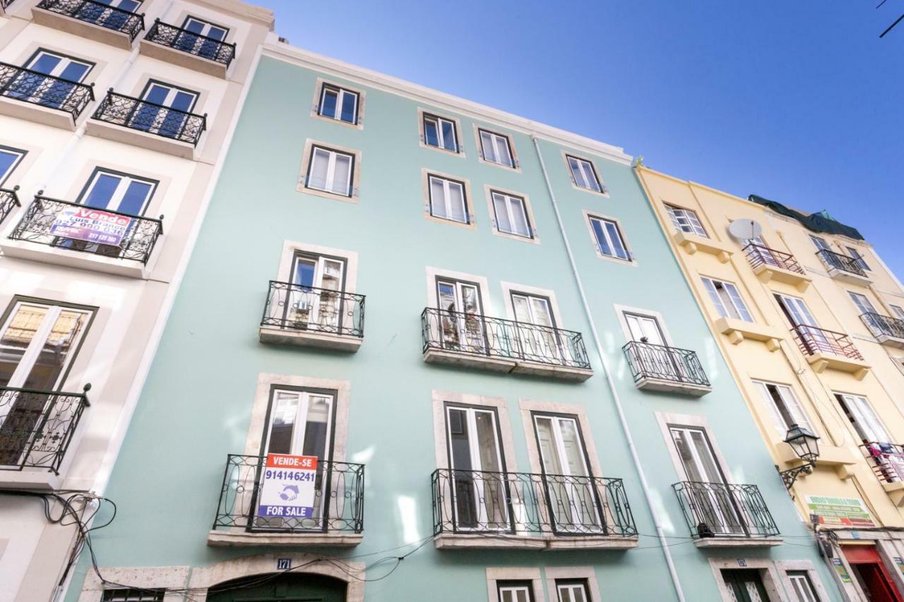 Altido Chic 1br Apt With Balcony Close By Graca Viewpoint And Tram Stops Lisbon