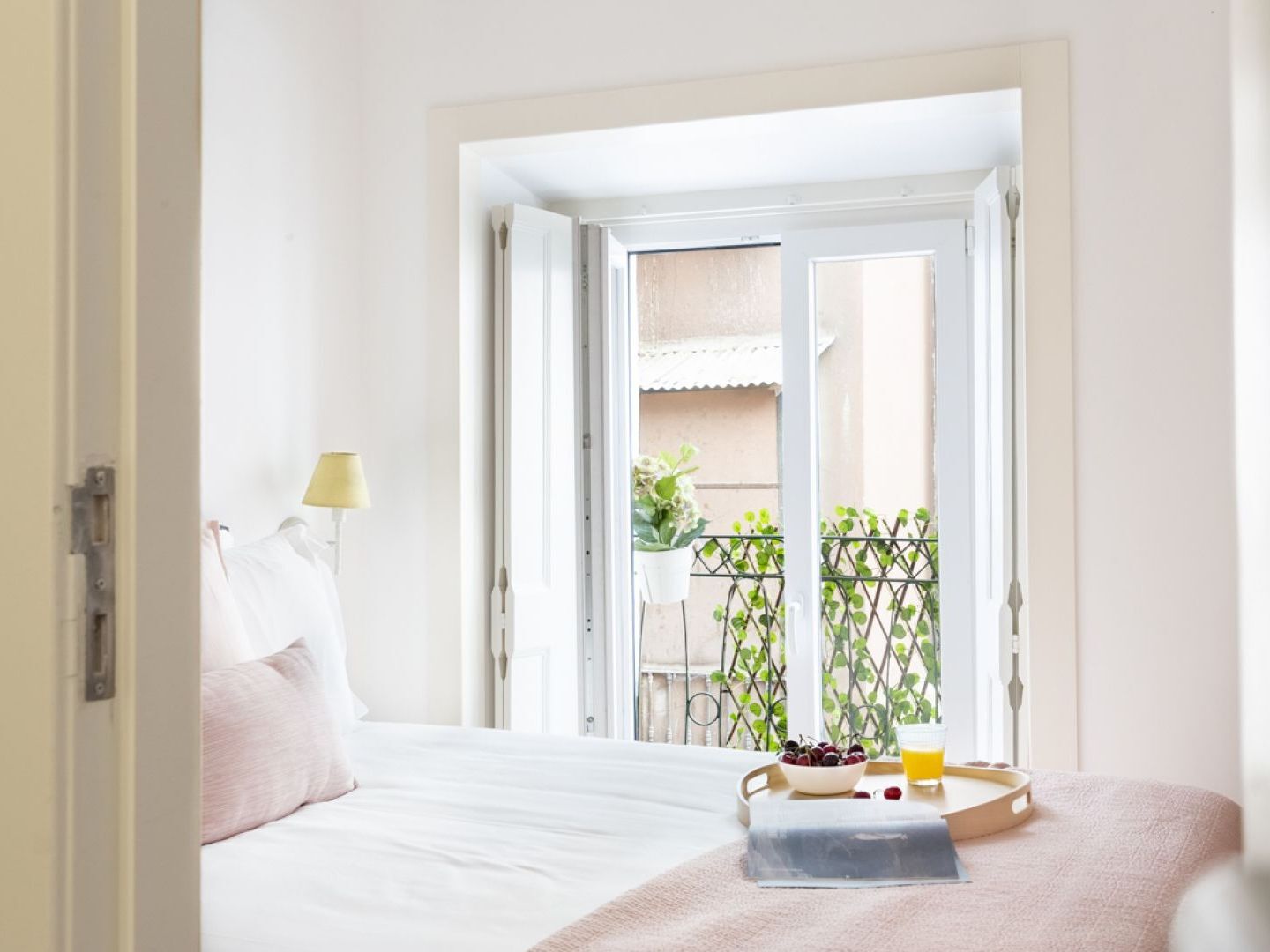 Apartment Altido Chic 1br Apt With Balcony Close By Graca Viewpoint And Tram Stops Lisbon