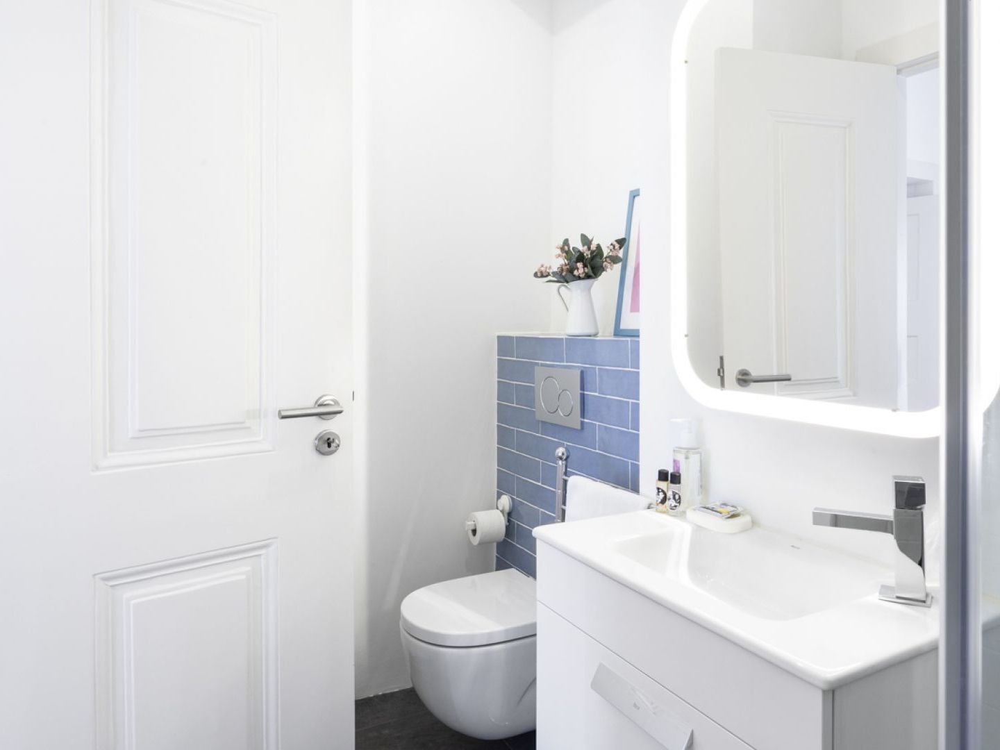 Altido Chic 1br Apt With Balcony Close By Graca Viewpoint And Tram Stops * Lisbon